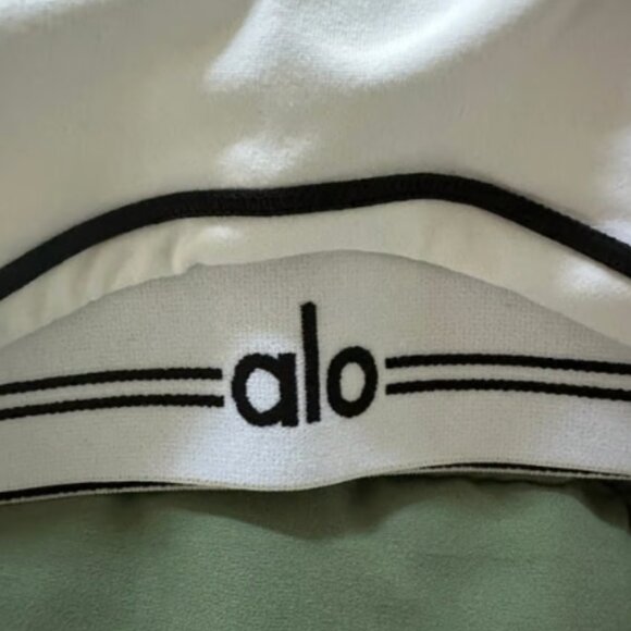 ALO Yoga Women's White Sports Bra Small , NEW - Picture 7 of 7